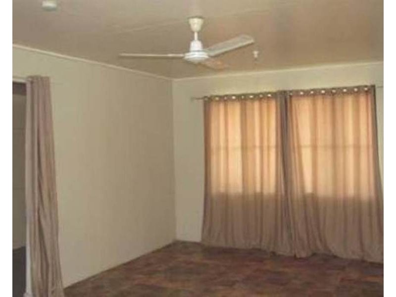 26 Gralton Street, Collinsville QLD 4804