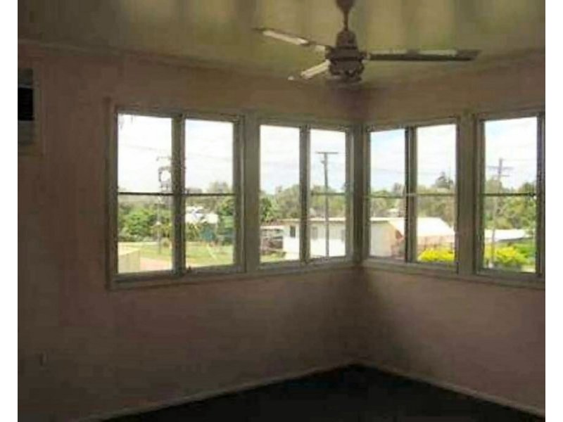 26 Gralton Street, Collinsville QLD 4804