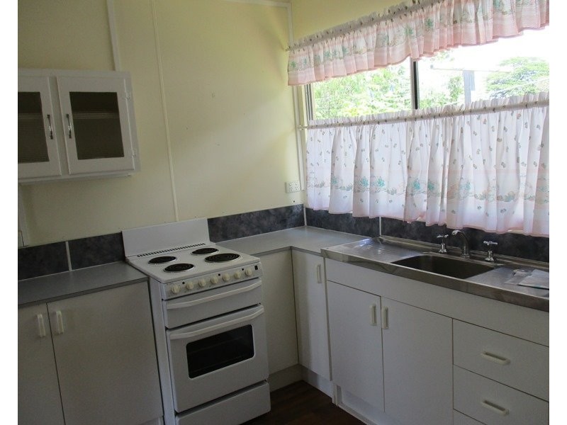 17 Blake Street, Collinsville QLD 4804