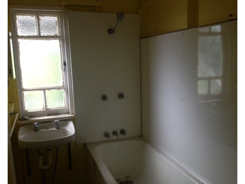 16 Carpet Street, Collinsville QLD 4804