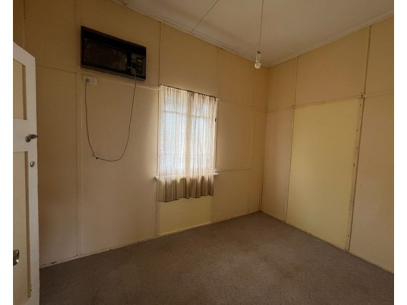 16 Carpet Street, Collinsville QLD 4804