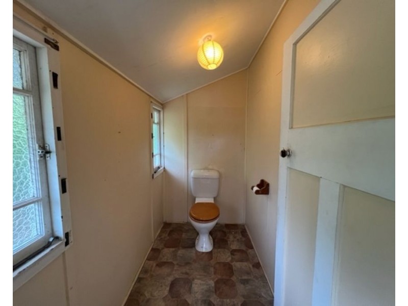 16 Carpet Street, Collinsville QLD 4804