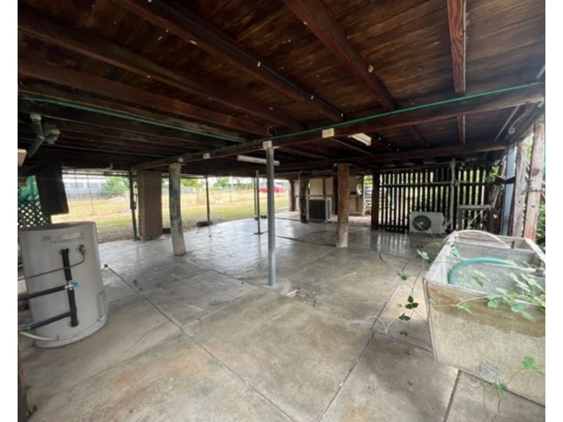 16 Carpet Street, Collinsville QLD 4804