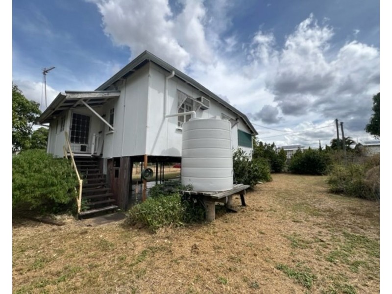 16 Carpet Street, Collinsville QLD 4804