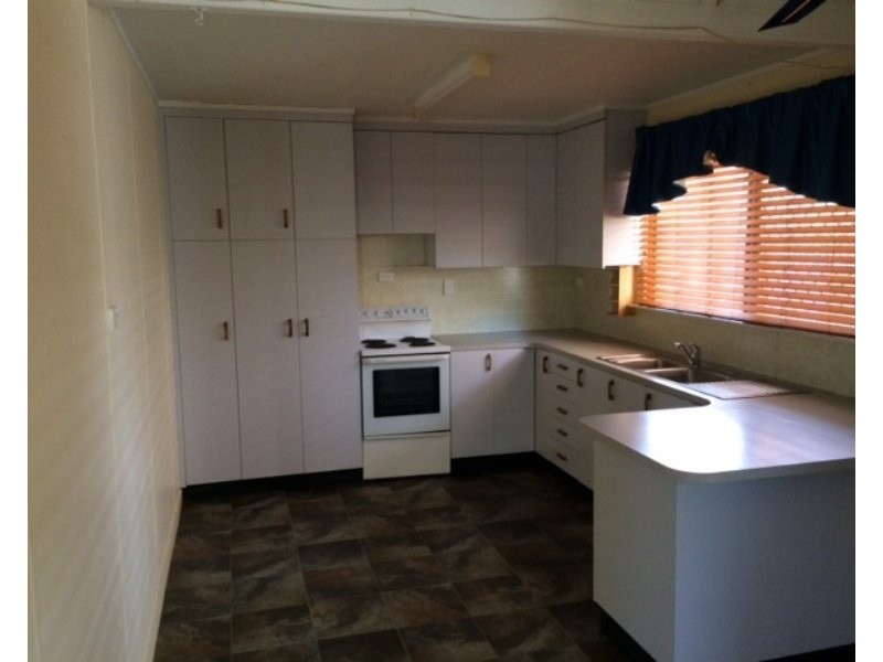 49 Ninth Avenue, Scottville QLD 4804