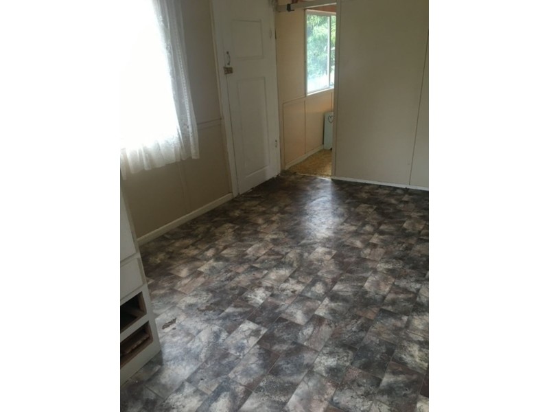 11 Leichhardt Street, Collinsville QLD 4804