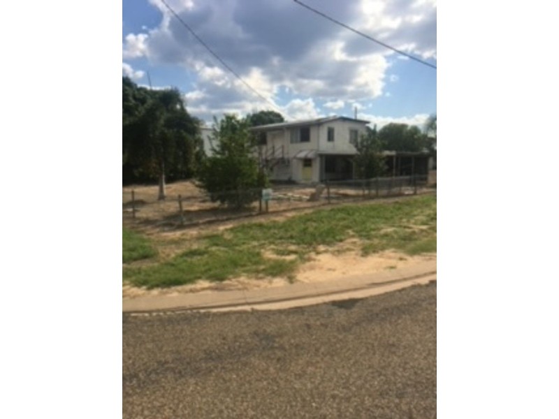 11 Leichhardt Street, Collinsville QLD 4804