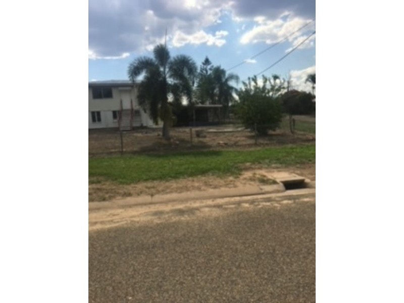 11 Leichhardt Street, Collinsville QLD 4804