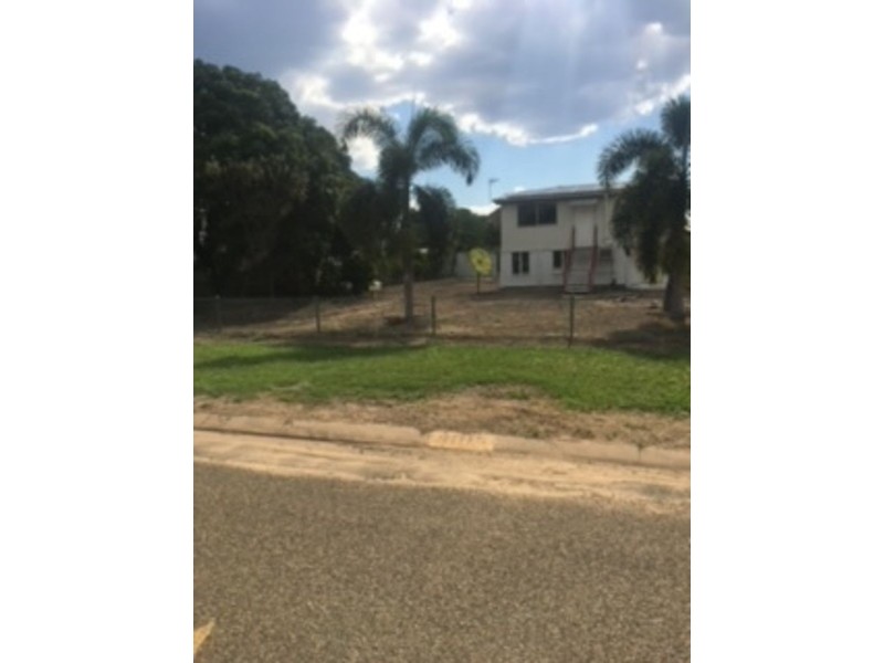 11 Leichhardt Street, Collinsville QLD 4804