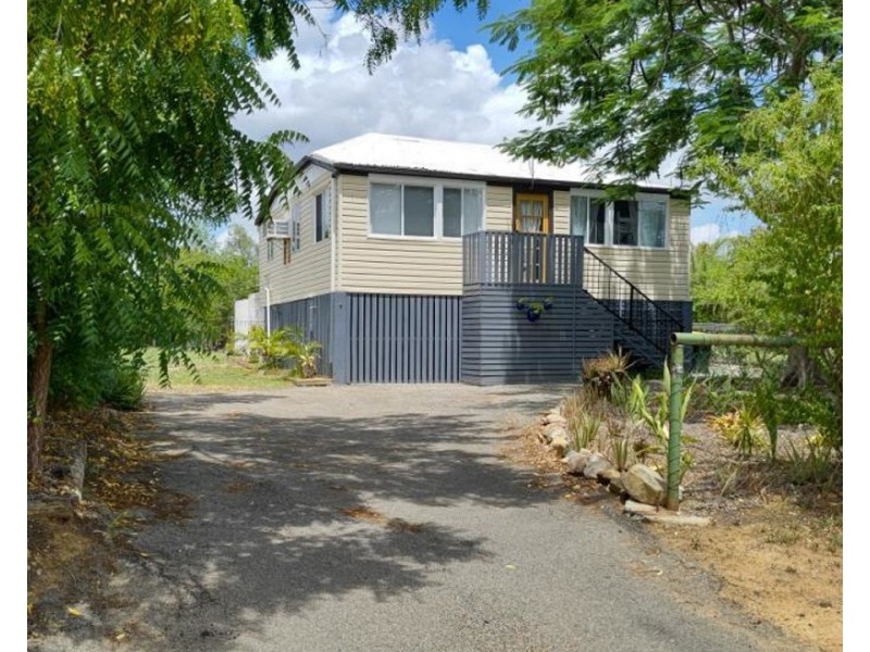 25 Pelican Street, Collinsville QLD 4804