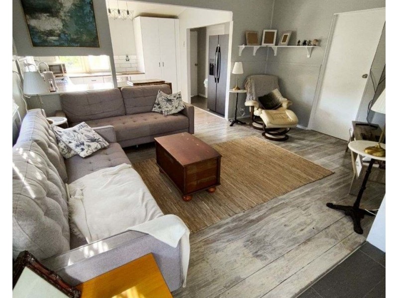 25 Pelican Street, Collinsville QLD 4804