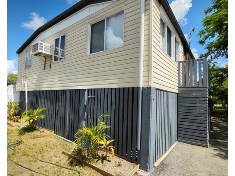 25 Pelican Street, Collinsville QLD 4804