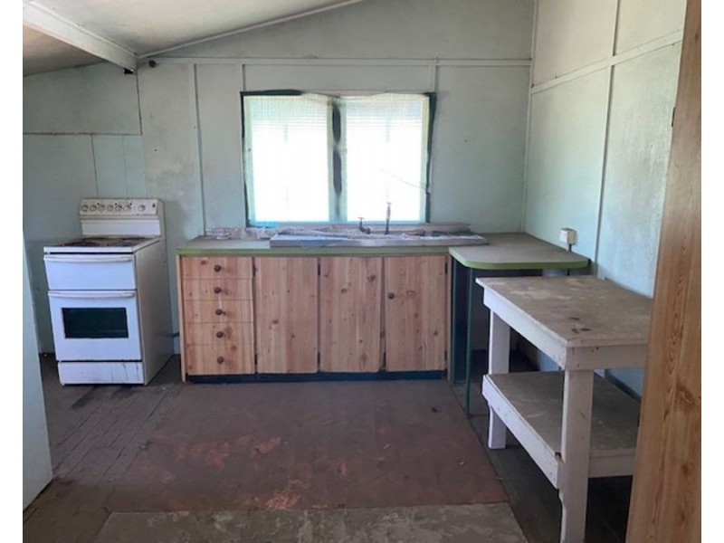 43-45 Ninth Avenue, Scottville QLD 4804