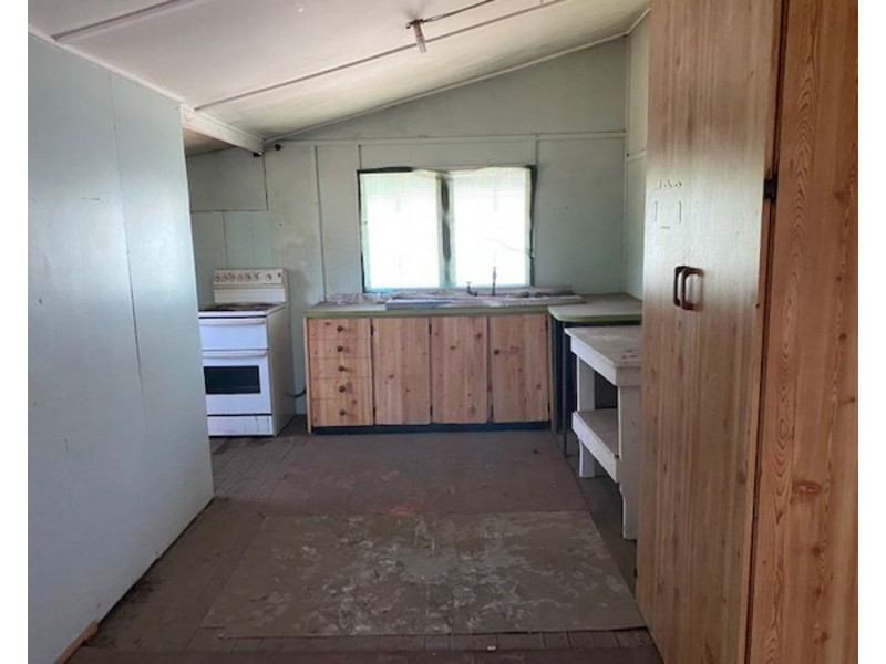 43-45 Ninth Avenue, Scottville QLD 4804