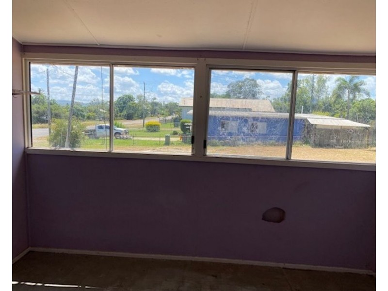 43-45 Ninth Avenue, Scottville QLD 4804