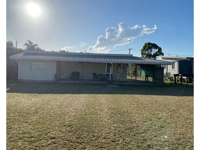 8 Davidson Street, Collinsville QLD 4804