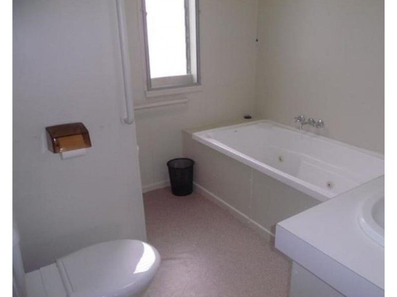 9 Cunningham Street, Collinsville QLD 4804