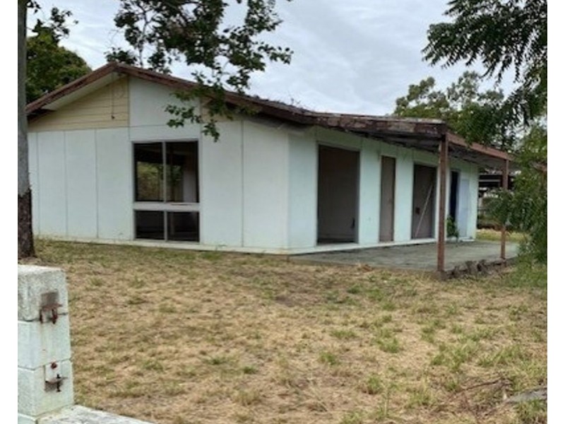 25 FIFTH AVENUE, Scottville QLD 4804