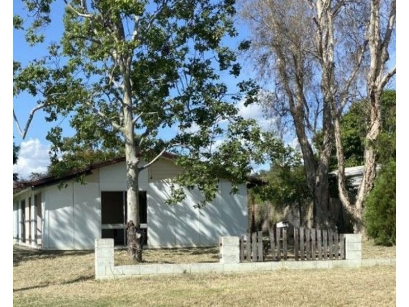 25 FIFTH AVENUE, Scottville QLD 4804