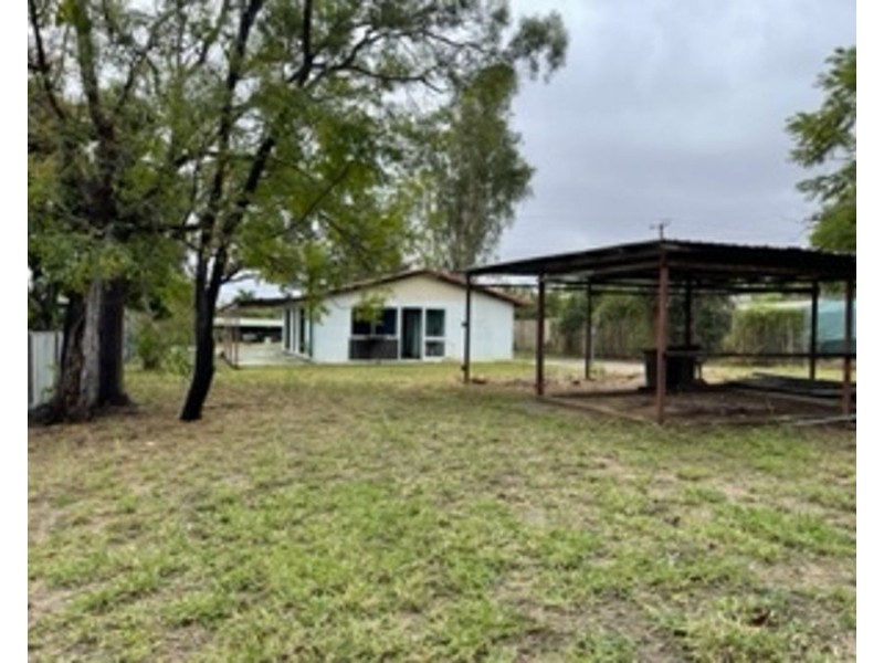 25 FIFTH AVENUE, Scottville QLD 4804
