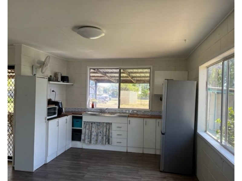 52 Ninth Ave, Collinsville QLD 4804