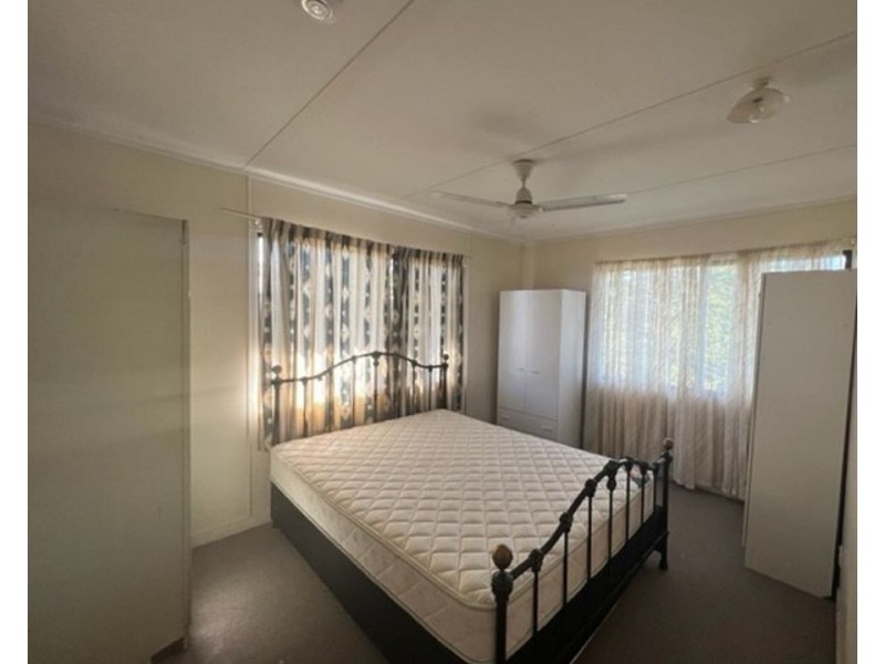 6 Blake Street, Collinsville QLD 4804