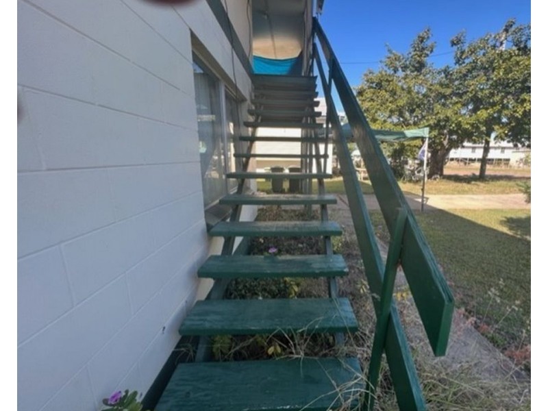 6 Blake Street, Collinsville QLD 4804