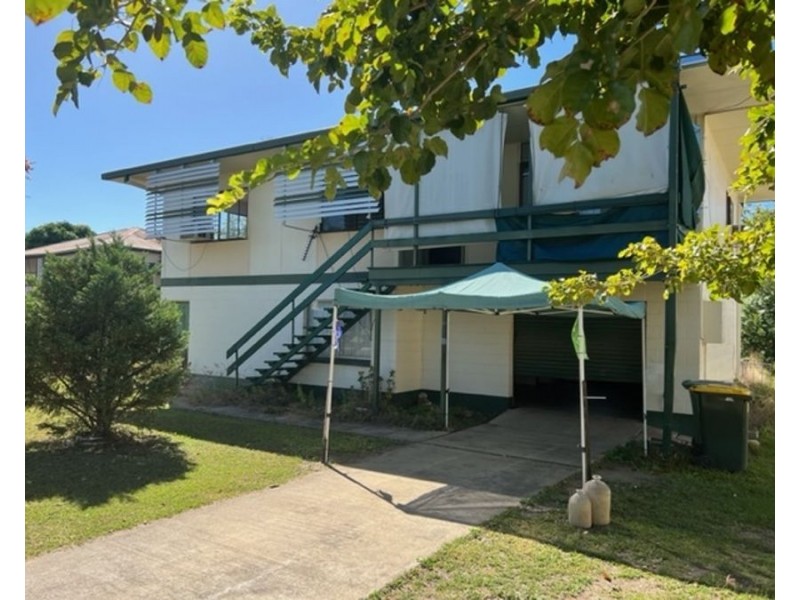 6 Blake Street, Collinsville QLD 4804