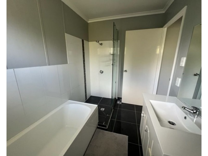 8 Collin Road, Collinsville QLD 4804