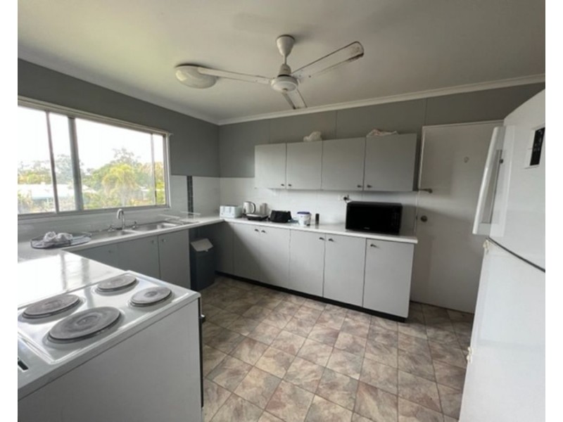 8 Collin Road, Collinsville QLD 4804