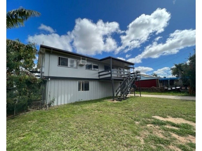 8 Collin Road, Collinsville QLD 4804