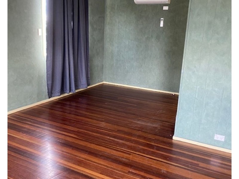 16 Eleventh Avenue, Scottville QLD 4804