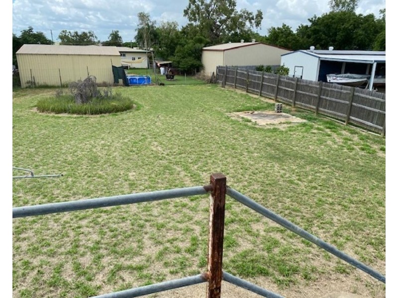 16 Eleventh Avenue, Scottville QLD 4804