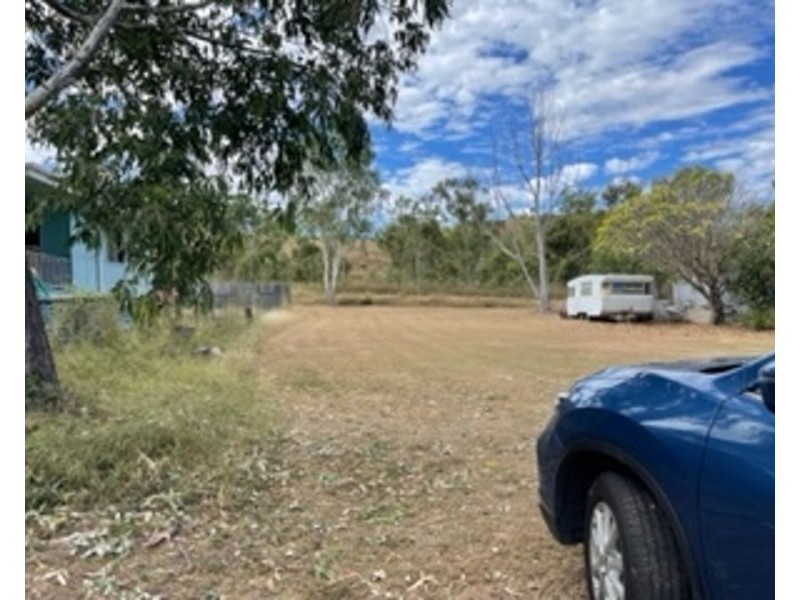 4 Scartwater Street, Collinsville QLD 4804