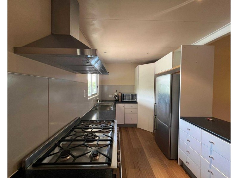 44 Belmore Street, Collinsville QLD 4804