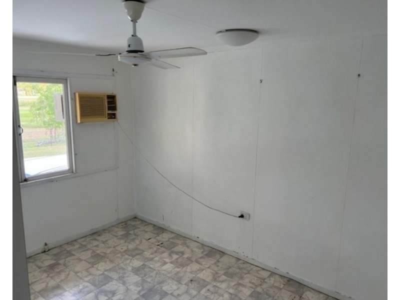 4 Fairway Street, Collinsville QLD 4804