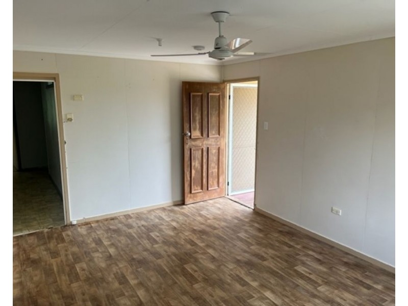 4 Fairway Street, Collinsville QLD 4804