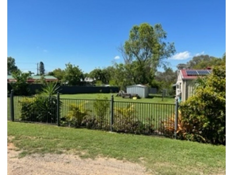 3 Gralton Street, Collinsville QLD 4804