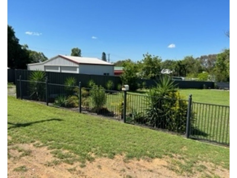 3 Gralton Street, Collinsville QLD 4804