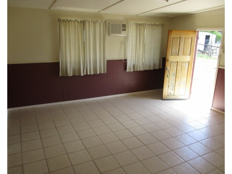 28 Henderson Street, Collinsville QLD 4804