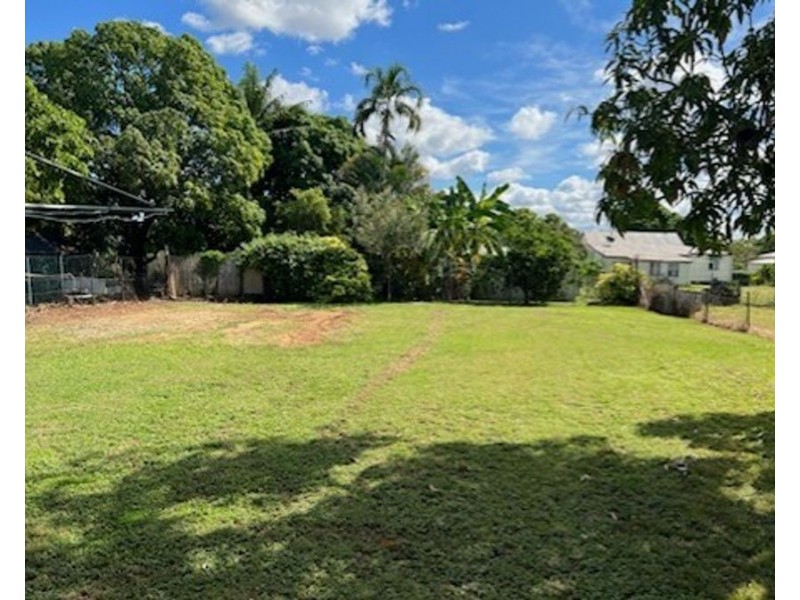 30 Fifth Avenue, Scottville QLD 4804