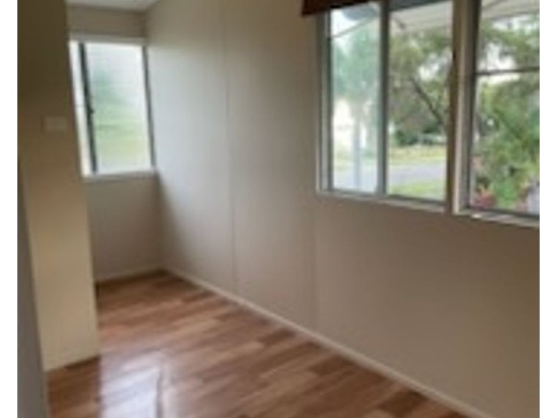 30 Fifth Avenue, Scottville QLD 4804