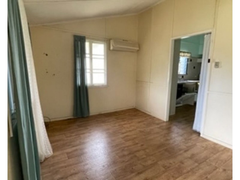 28 Fifth Avenue, Scottville QLD 4804