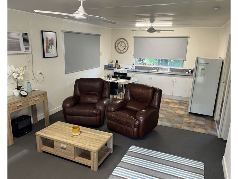 Unit 3/ 20 George Street, Collinsville QLD 4804