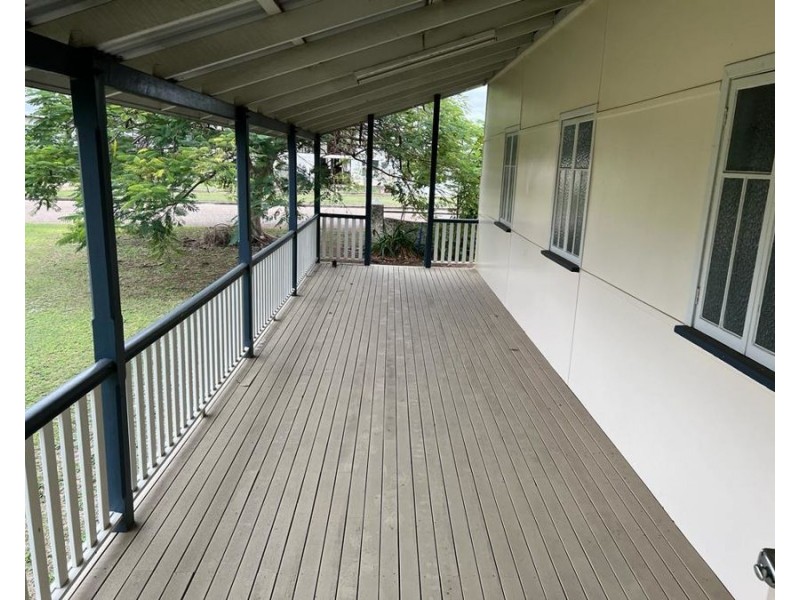 4 Blake Street, Collinsville QLD 4804