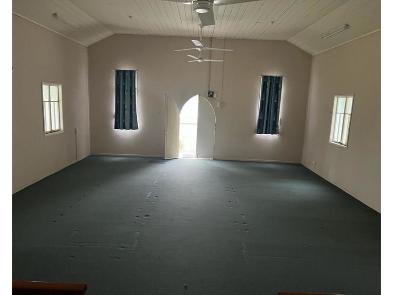 4 Blake Street, Collinsville QLD 4804