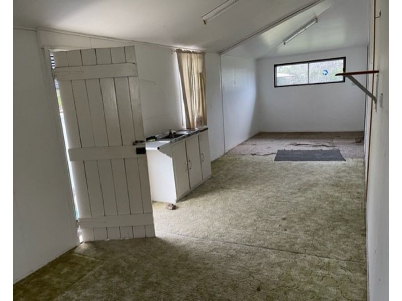 4 Blake Street, Collinsville QLD 4804