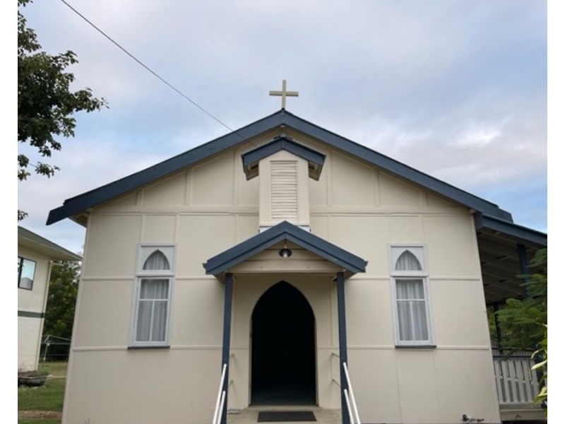 4 Blake Street, Collinsville QLD 4804