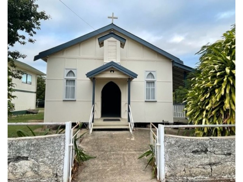 4 Blake Street, Collinsville QLD 4804