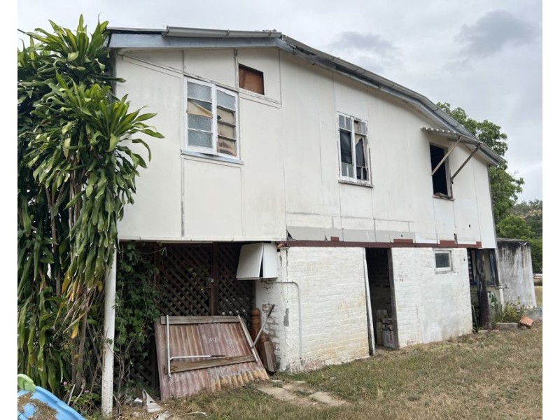 36 Belmore Street, Collinsville QLD 4804